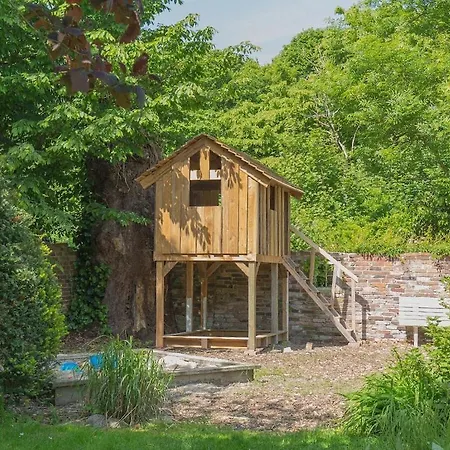 Eighth Fresenhuus 4